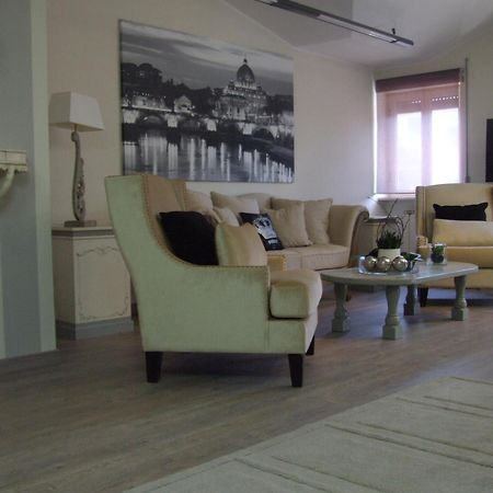 Residenza I Ciclamini Bed & Breakfast Рим Екстериор снимка